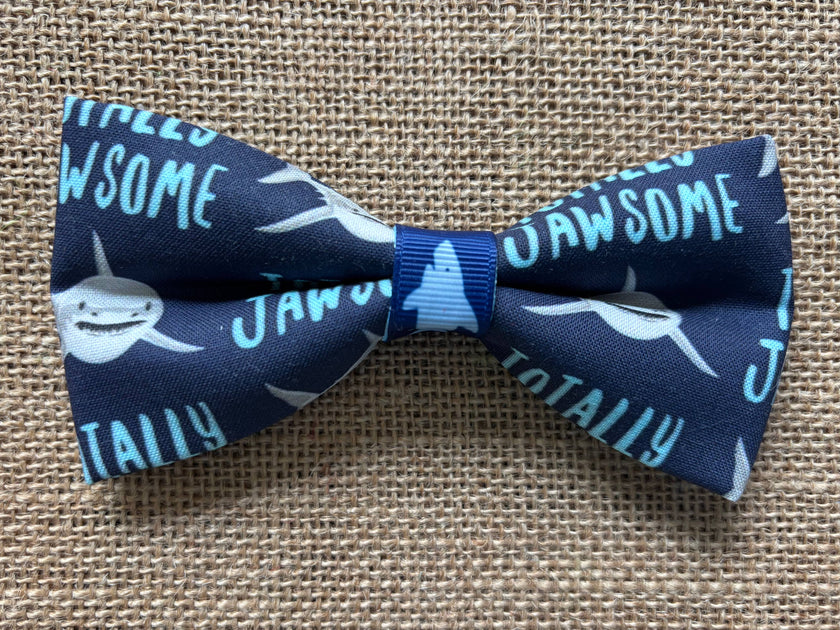 Totally Jawsome Sharks Velcro Collar Bow Tie for Cat and Dogs