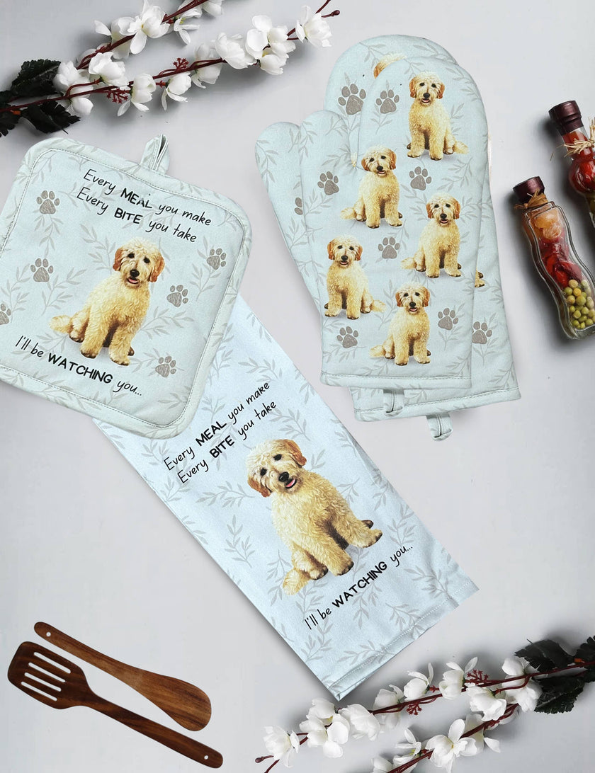Goldendoodle, oven mitt set