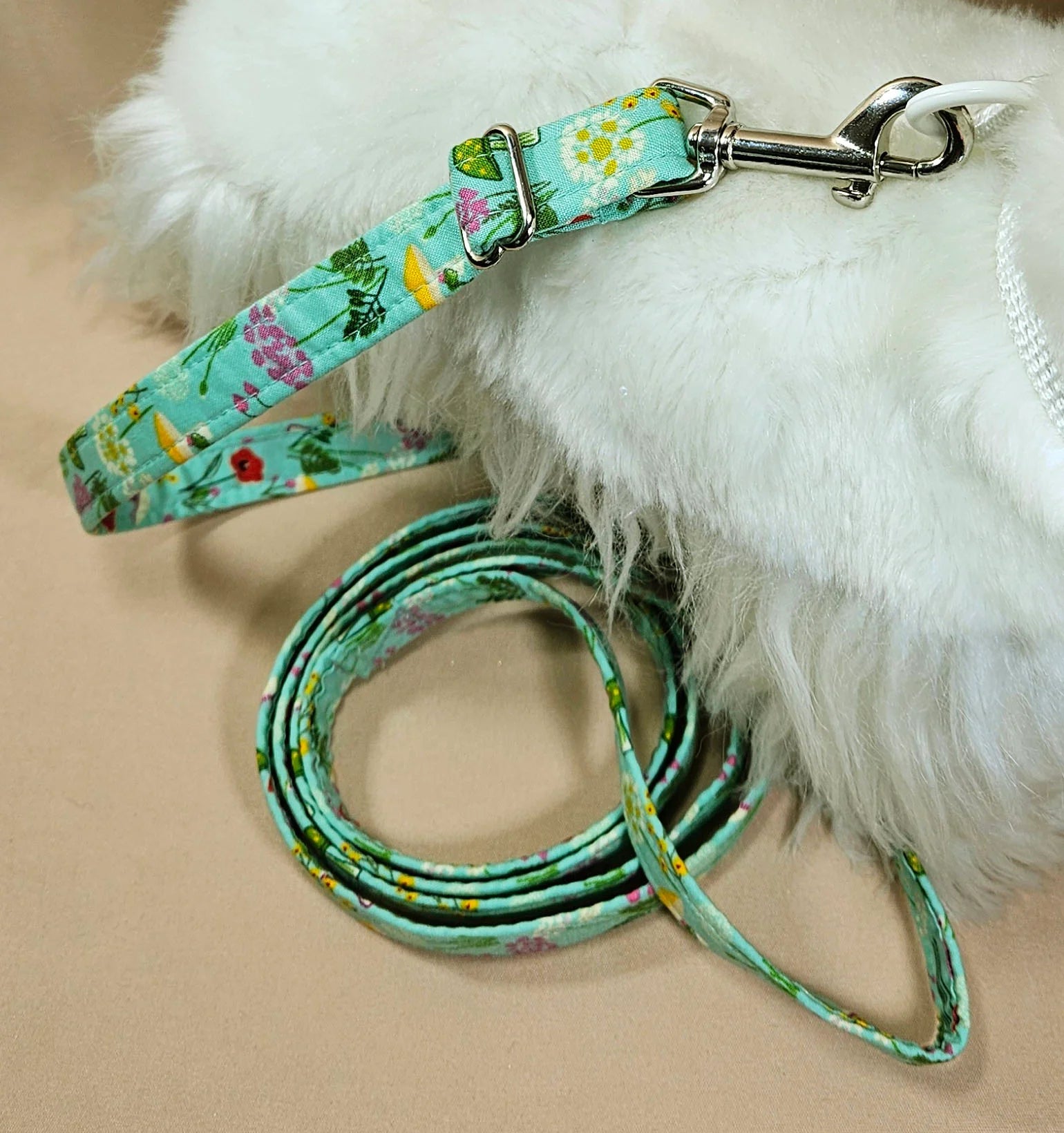 Lightweight Lead -Wild Flowers
