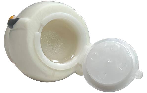 This trio of sweet Kitty Kat Lip Balms are purrrrrrfect for keeping your lips fresh and smooth! Material: ABS Packaging: Display Assortment of 3 Styles: White Cat, Black Cat, and Calico Cat